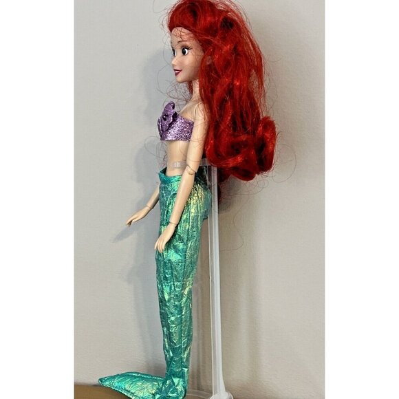 Vintage 90's Disney Store The Little Mermaid Ariel Barbie w/outfit - Picture 6 of 16